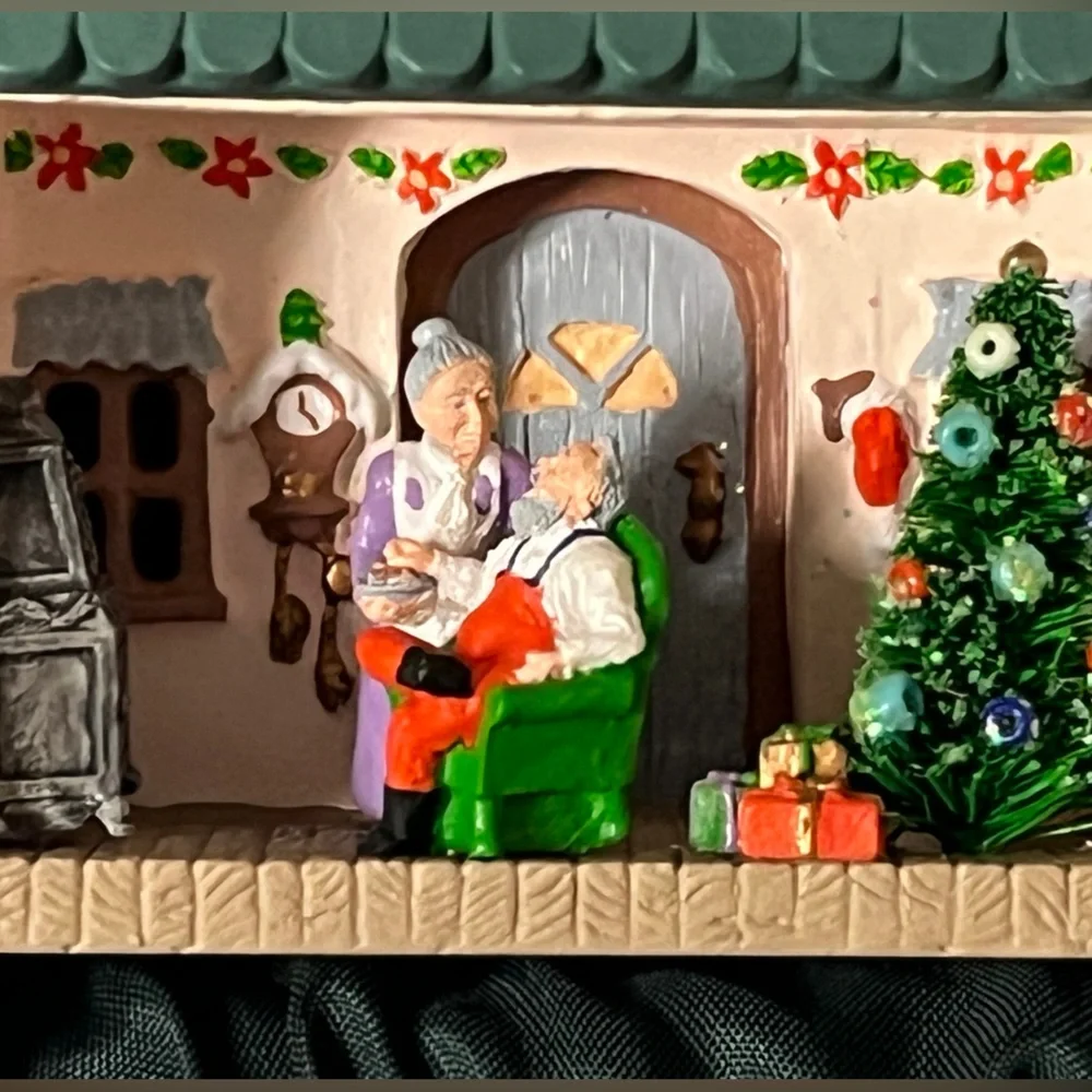 1997 RETIRED Santa’s House #1 Santa’s Neighborhood Series DONNA LEE Ornament DL4